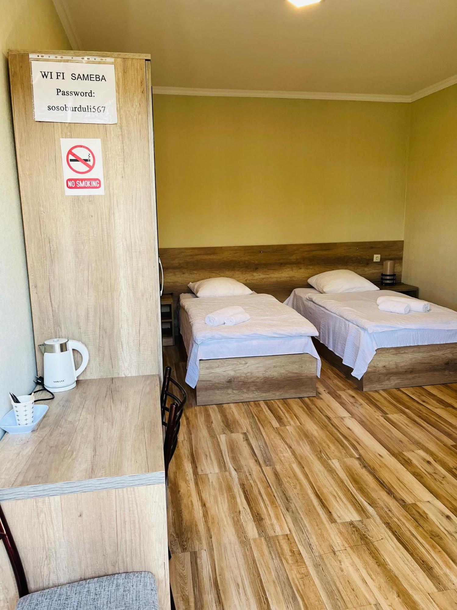Soso Burduli'S Guesthouse คัซเบกี ภายนอก รูปภาพ