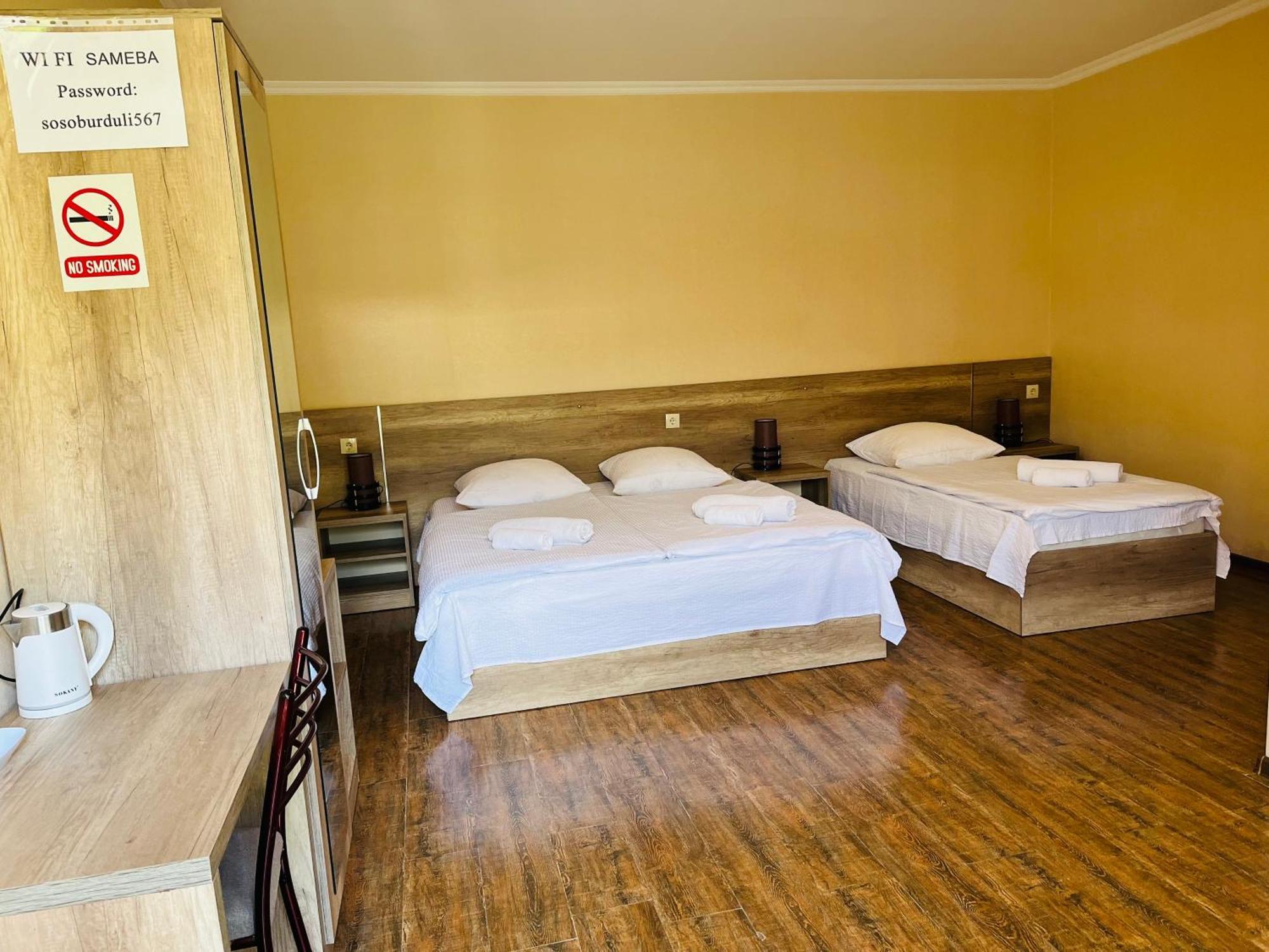 Soso Burduli'S Guesthouse คัซเบกี ภายนอก รูปภาพ